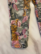 Load image into Gallery viewer, Tiger Camo Glitter Printed Jeggings
