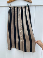 Load image into Gallery viewer, Vintage Sheet Striped Midi Skirt
