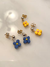 Load image into Gallery viewer, FLORASITA EARRINGS
