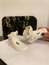 Load image into Gallery viewer, Vintage Sneaker S &amp; P Shakers
